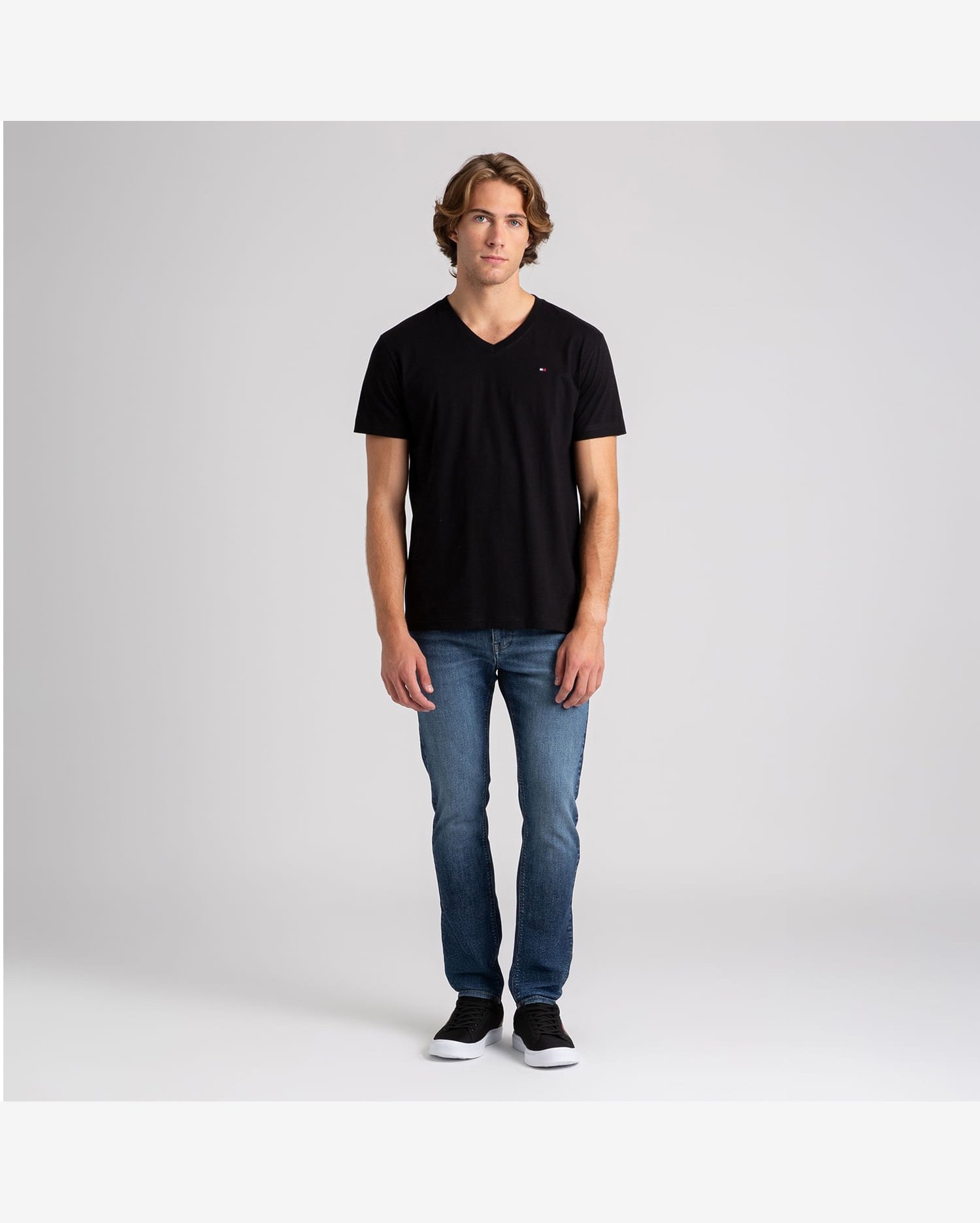 Camiseta Clássica Gola V