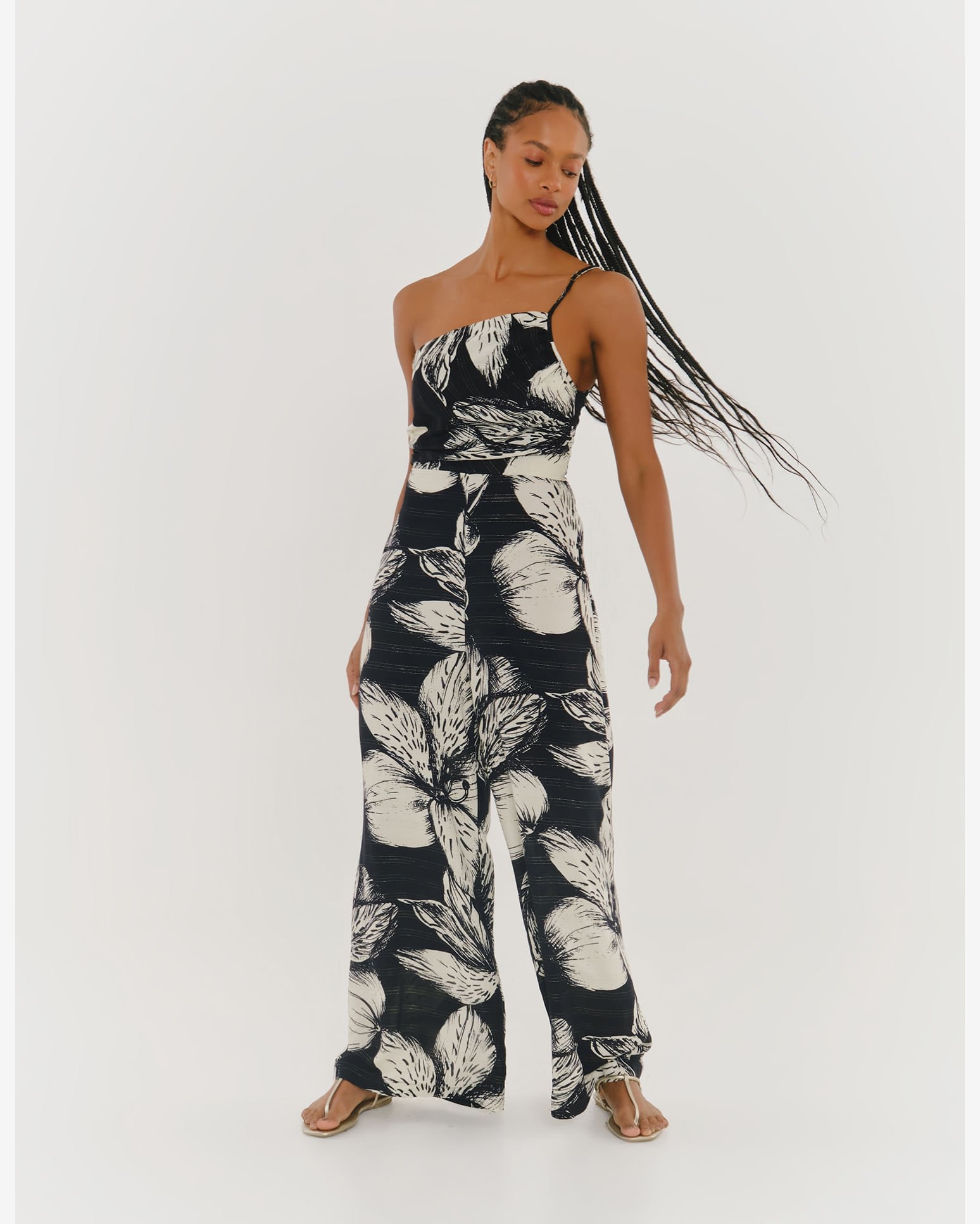 Macacão Estampado Flores Com Lurex - Preto